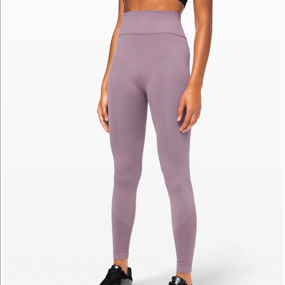 NWT - Lululemon seamless leggings - size 8